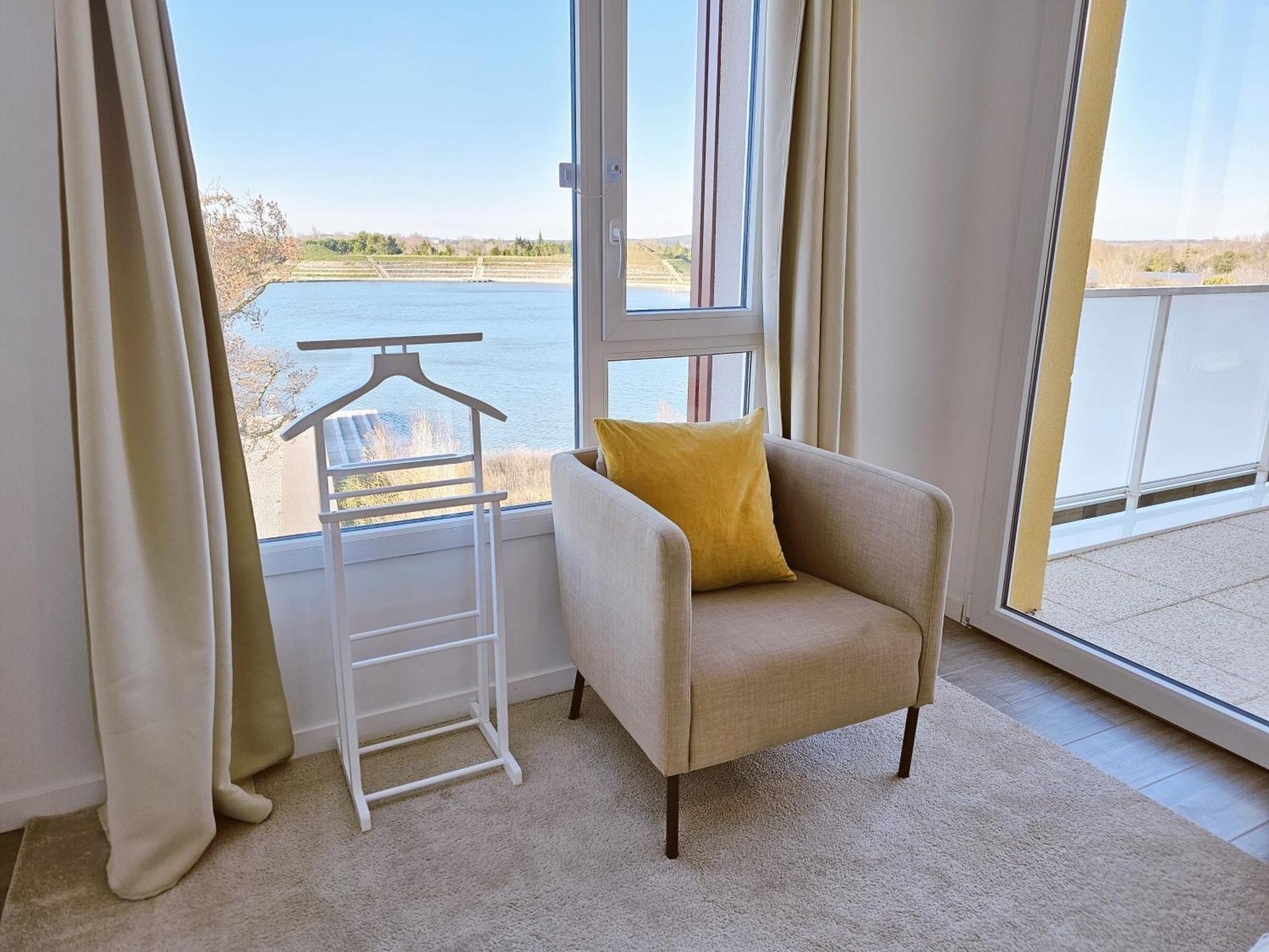 Lakeside Provence - Appartement 4 Etoiles Face Au Lac De Monteux Eksteriør billede